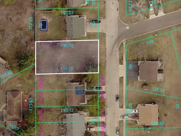 735 Easton Pkwy, Rockford, IL 61108