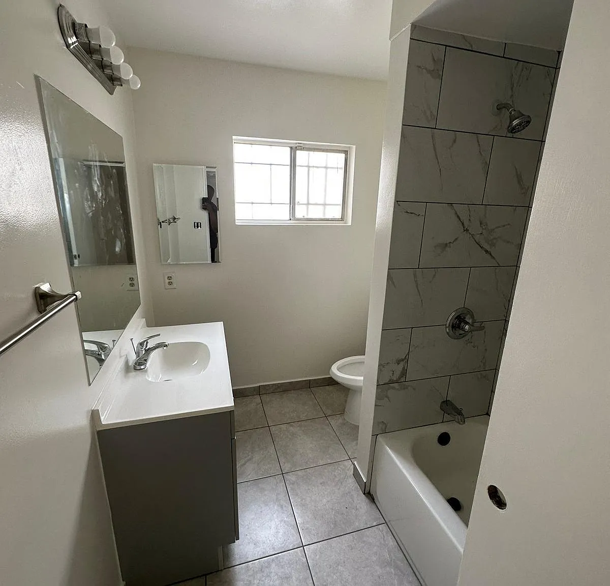 11423 Menlo Ave — Photo 3