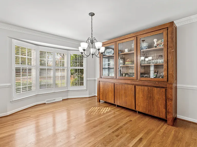 1416 Hobbs Rd — Photo 3