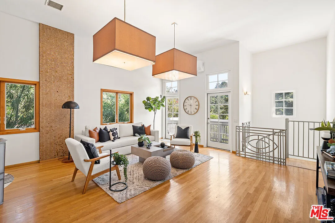 4 bed, 4.0 bath, 3162 sqft, $7,500 — Photo 1