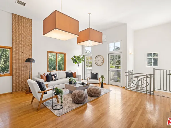 8781 Lookout Mountain Ave, Los Angeles, CA 90046