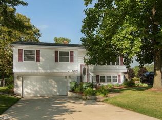 5579 Reef Rd, Mentor On The Lake, OH 44060