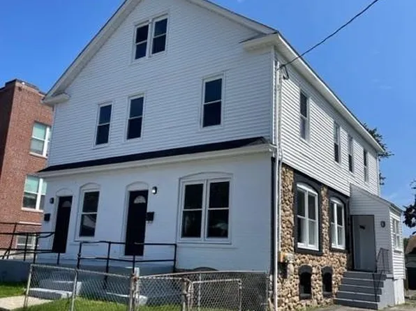 34 Omega Avenue, Bridgeport, CT 06606