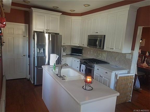 5th image of 131 W Lincoln Ave