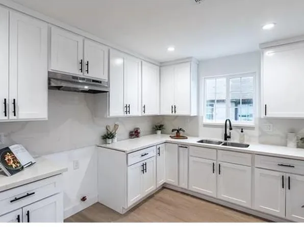 45537 35th St E #5, Lancaster, CA 93535