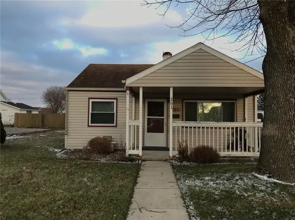 201 Cedarbrook Dr, Piqua, OH 45356