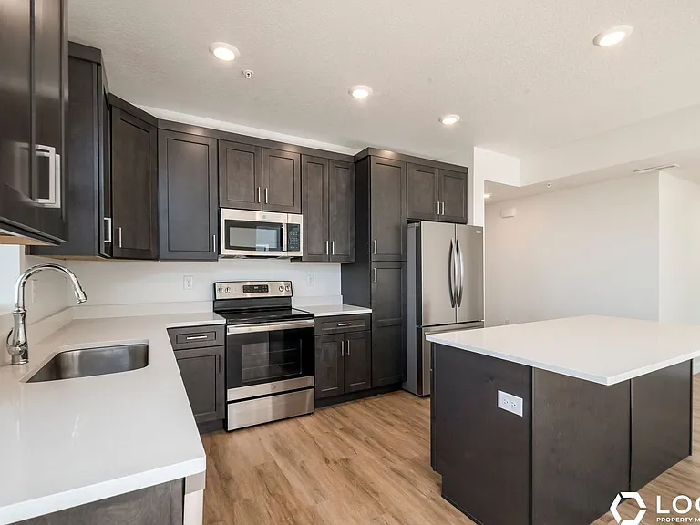 754 W Blue Magic Ln #303 — Photo 9