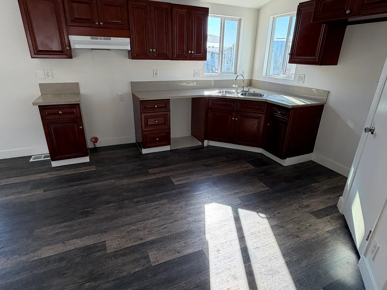 3 bed, 1248 sqft, $3,200 — Photo 3