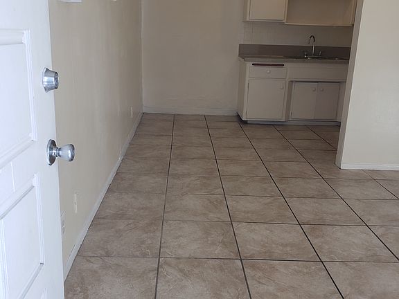 4th image of 12521 York Ave APT E