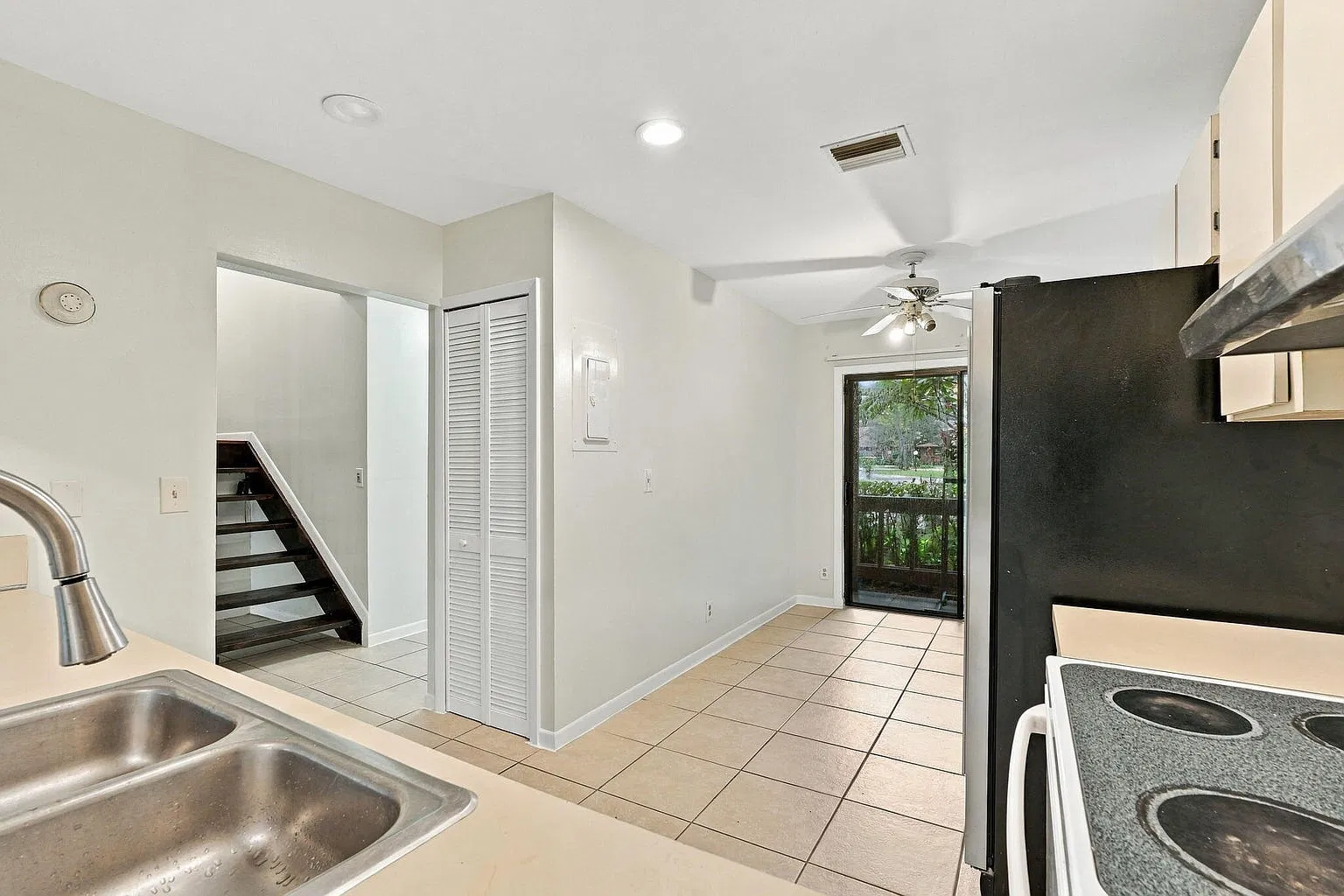6180 Pine Tree Ln — Photo 4
