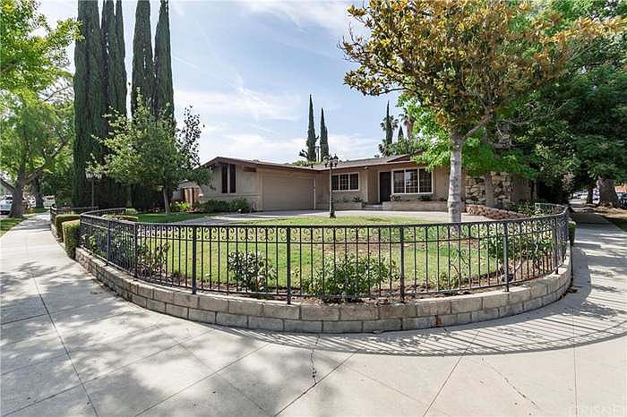 1st image of 23732 Oxnard St