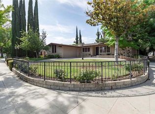 23732 Oxnard St, Woodland Hills, CA 91367