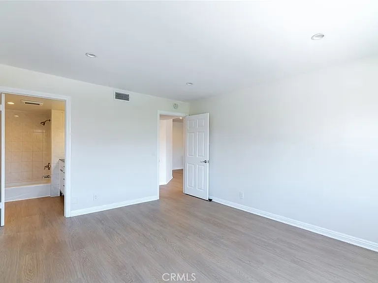 345 N Jackson St #205 — Photo 18