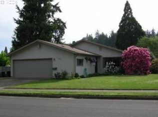 1028 1st St, Springfield, OR 97477