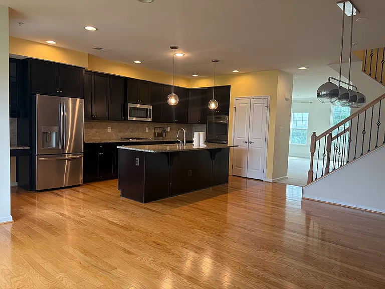 3190 Yeager Dr — Photo 7