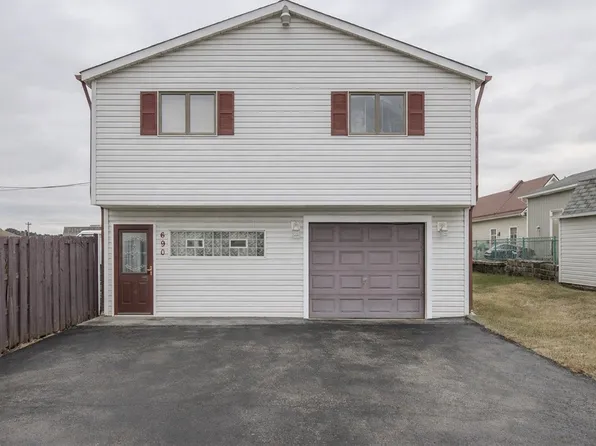 690 Baird Ave, Washington, PA 15301