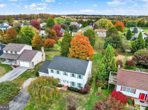 871 Sherman Dr, Gettysburg, PA 17325