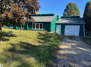 5371 S Crawford Rd, Mount Pleasant, MI 48858