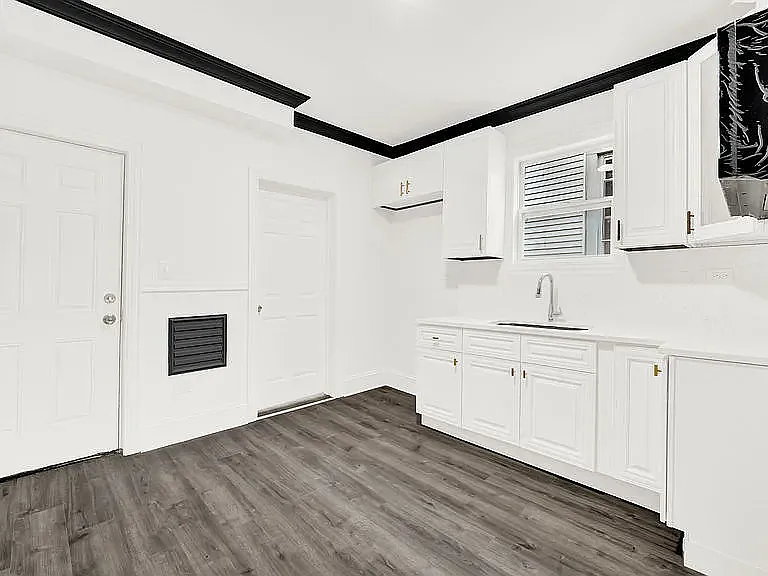 2452 W 46th Pl #2 — Photo 5