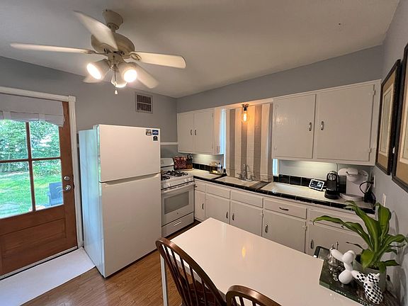 4th image of 2551 & 2547 Olive St #2551