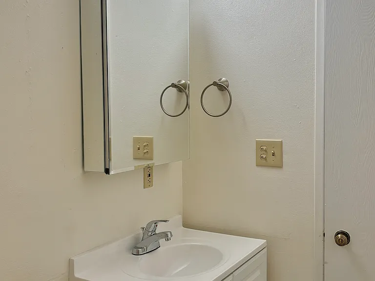 Huge medicine cabinet and adjustable vanity light (warm,cool,bright white)