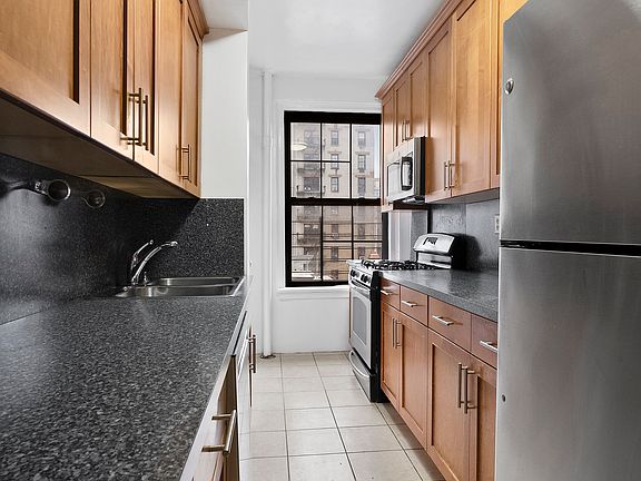 5th image of 175 W 76th St APT 8D