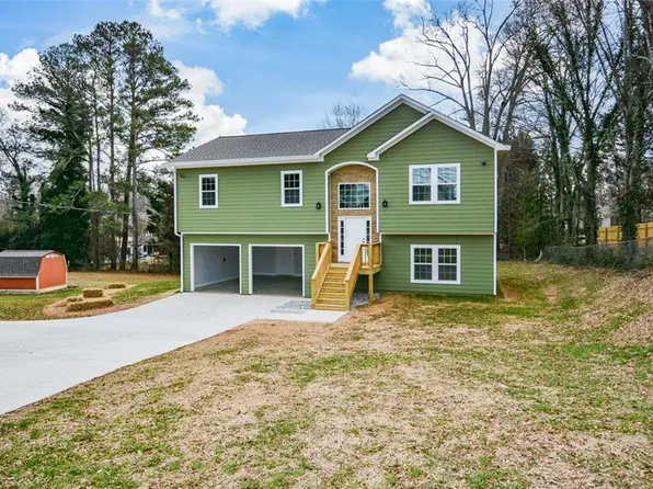 153 Oak St, Hiram, GA 30141