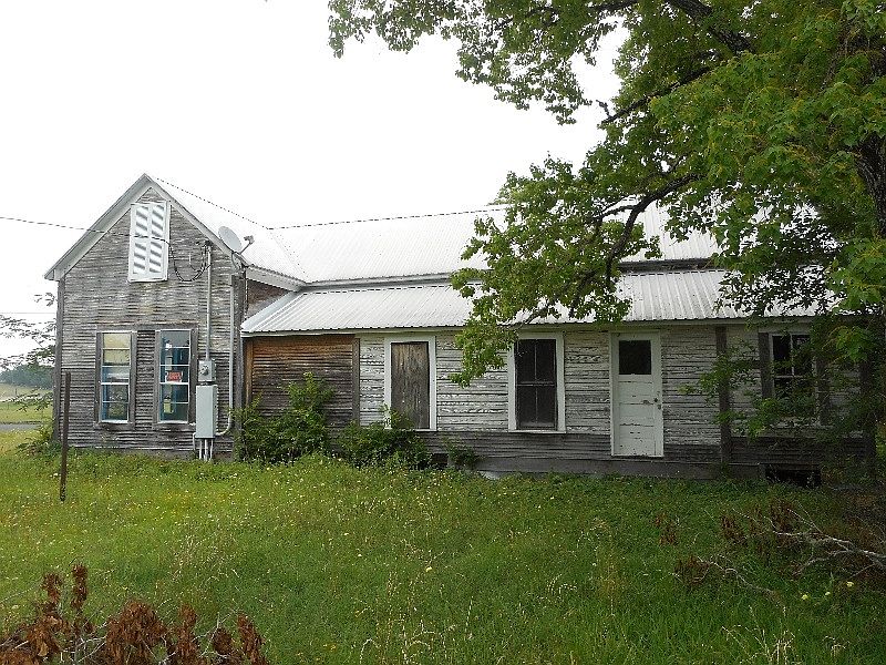 1st image of 1094 N Von Minden St