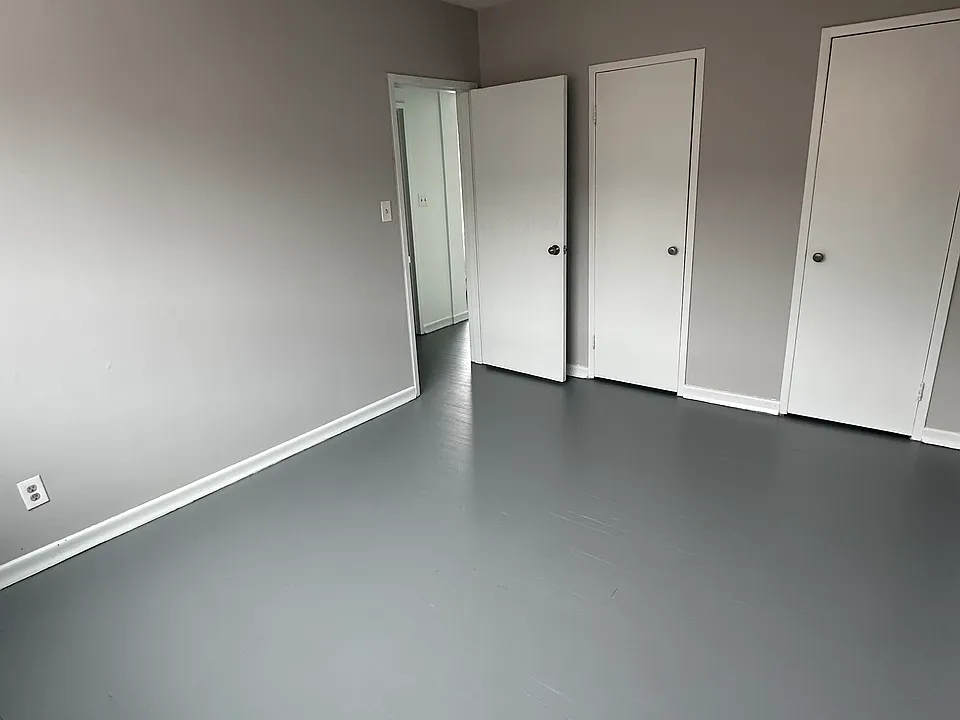 325 Saguenay Ave #11