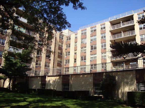 5th image of 11 Park Ave APT 6S