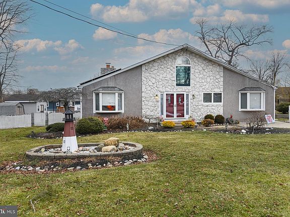 2nd image of 307 Beech Ave