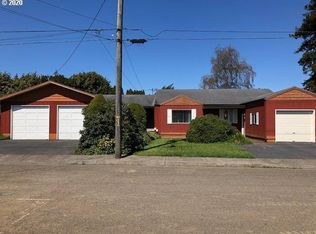2522 8th St, Tillamook, OR 97141