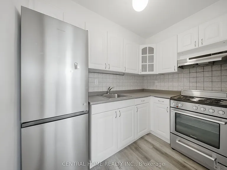 30 Gloucester St #1110 — Photo 11