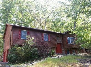 1062 Lakeview Dr, Cross Junction, VA 22625