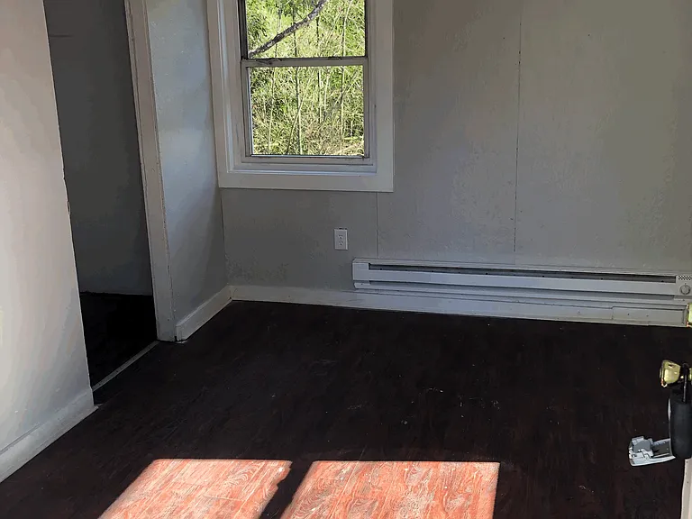 55 Oak St — Photo 3