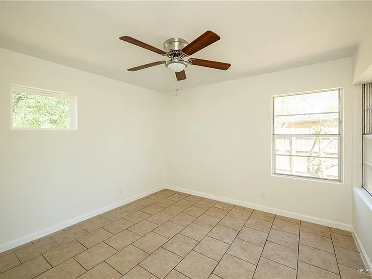 1823 Warren St — Photo 24