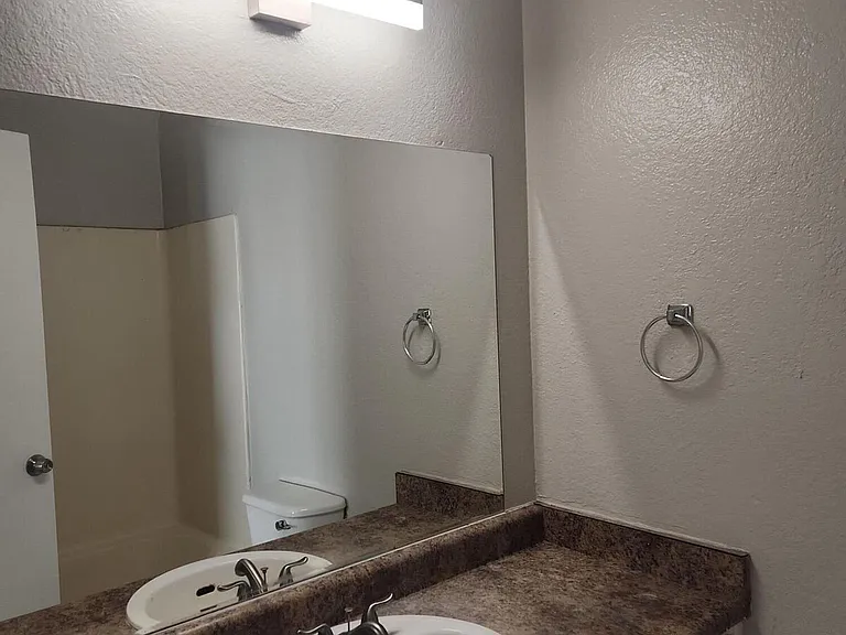 147 W Inglewood St #2 — Photo 13
