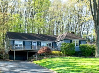 829 Holmdel Rd, Holmdel, NJ 07733