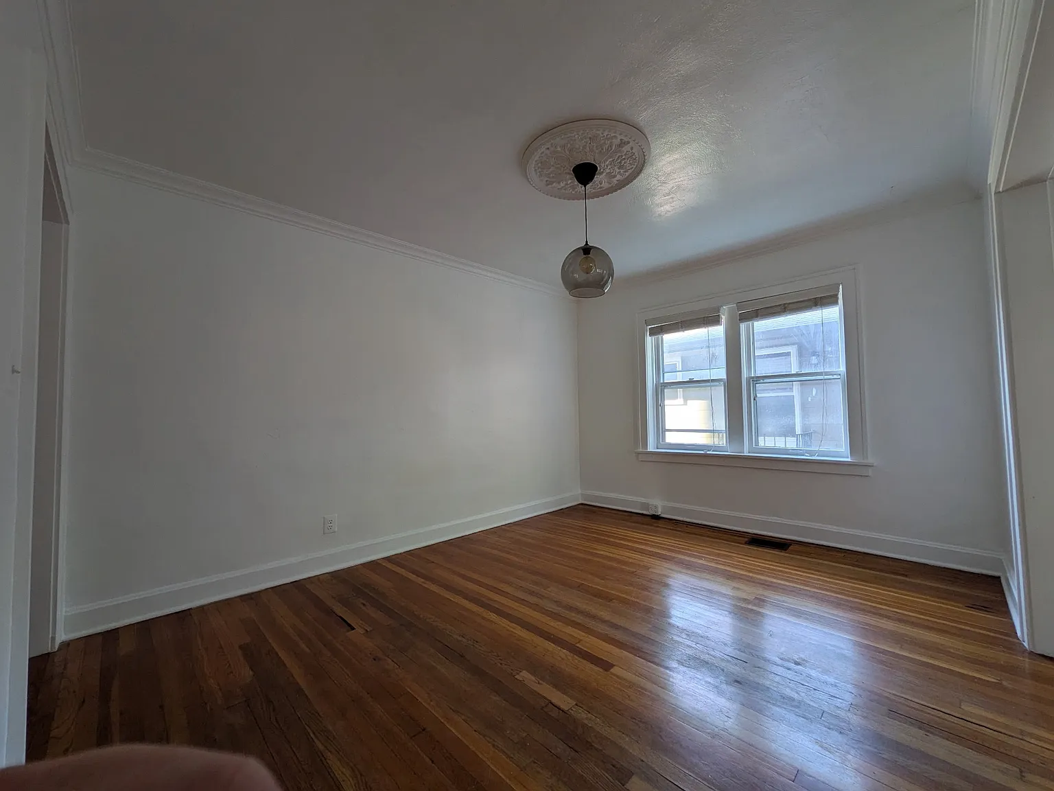2 bed, 1090 sqft, $1,745 — Photo 2