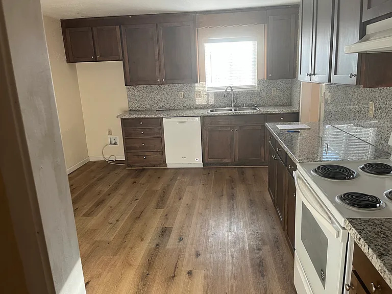 1026 Albers Rd — Photo 8