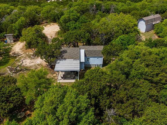 2nd image of 1037 County Road 1190