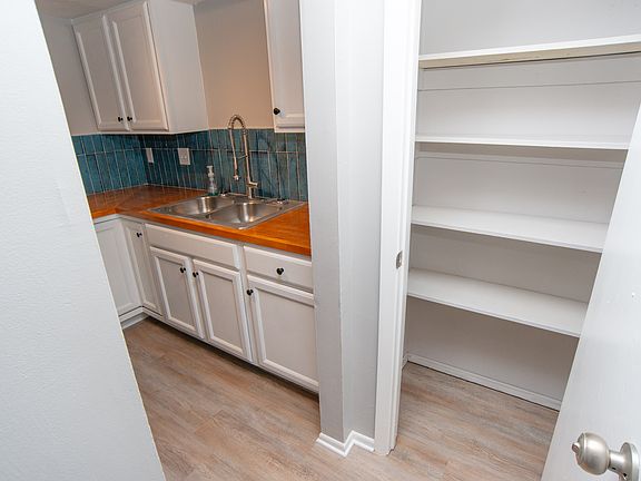 4th image of 517 E 17th St APT B