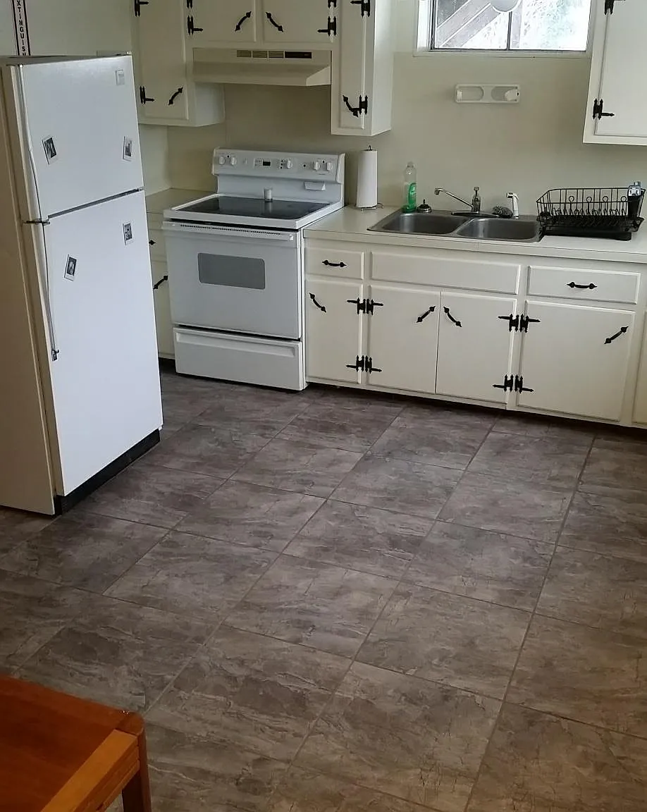 4 bed, 1900 sqft, $3,800 — Photo 4