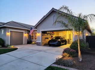 725 Arlington Pl, Lemoore, CA 93245