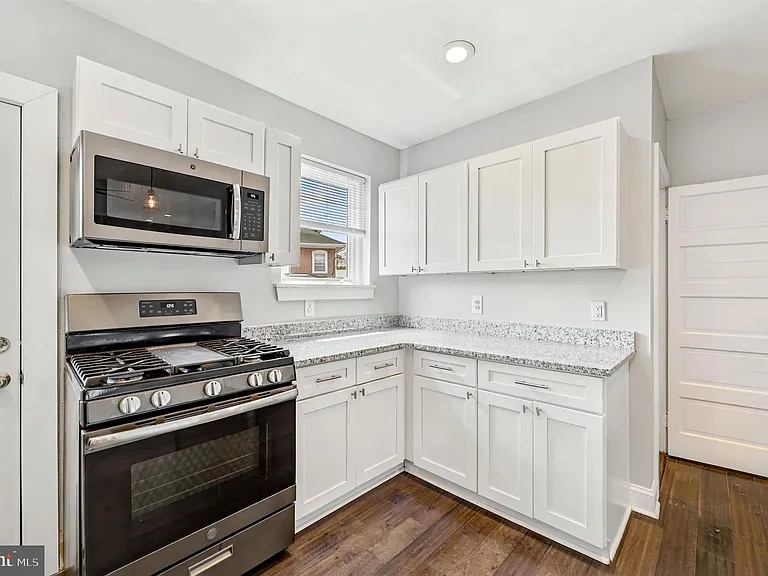 732 W Railroad Ave — Photo 17