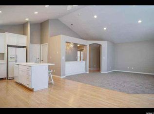 1712 W 2575 S, Syracuse, UT 84075