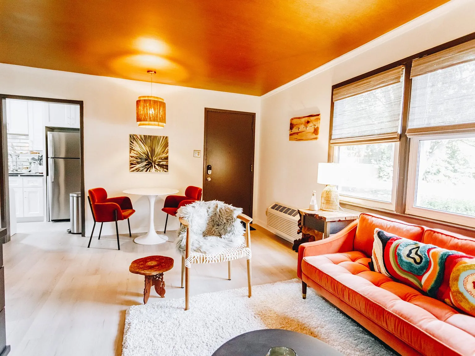1 bed, 550 sqft, $2,400 — Photo 1