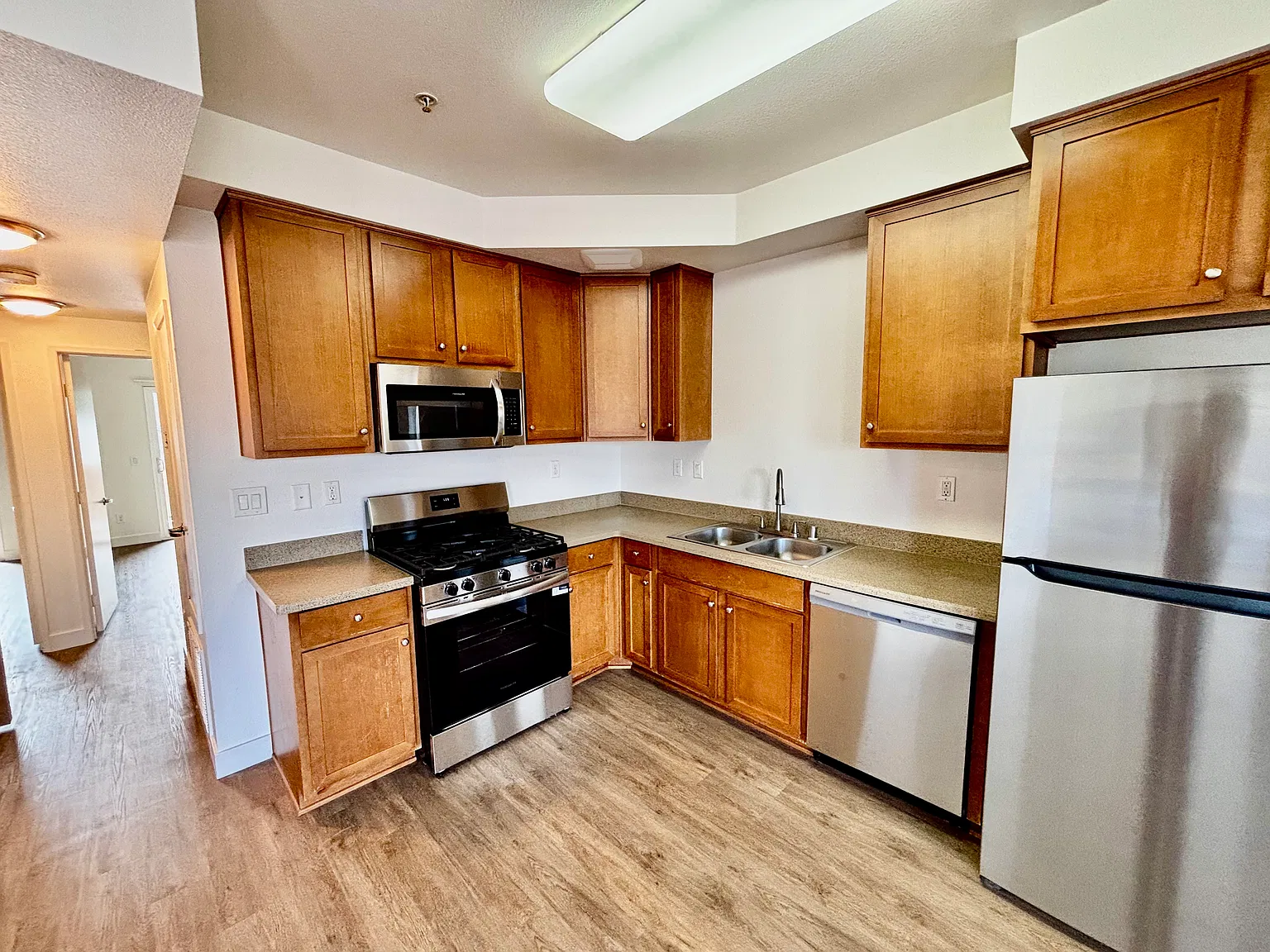 2 bed, 813 sqft, $2,695 — Photo 2
