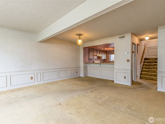 5th image of 317 SW 112th Street #302