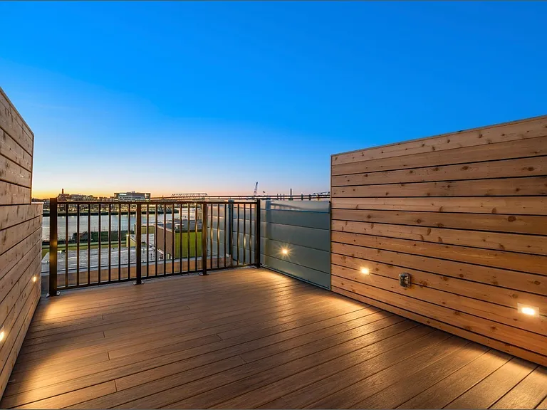 301 Border St #610 — Photo 11